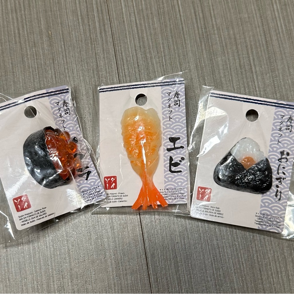 NIP Set of sushi magnets